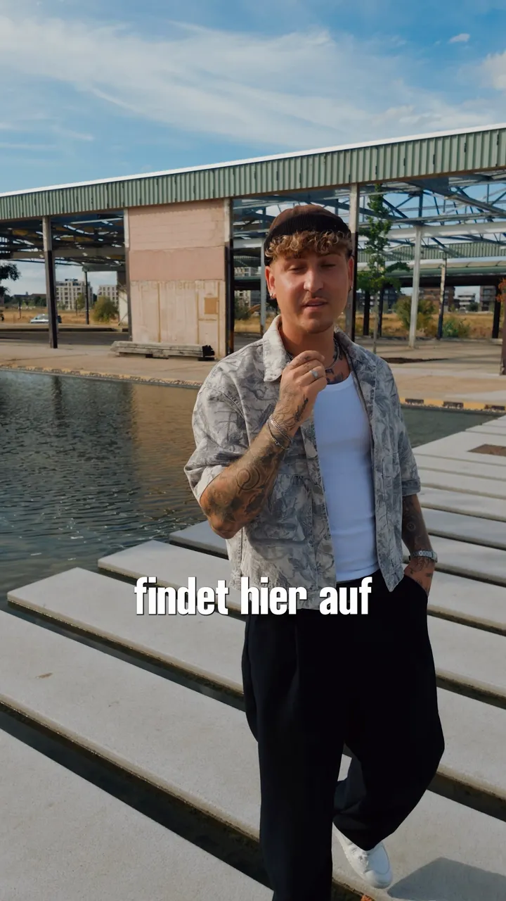 Standbild aus dem Clip „Werbeanzeige" von Midori