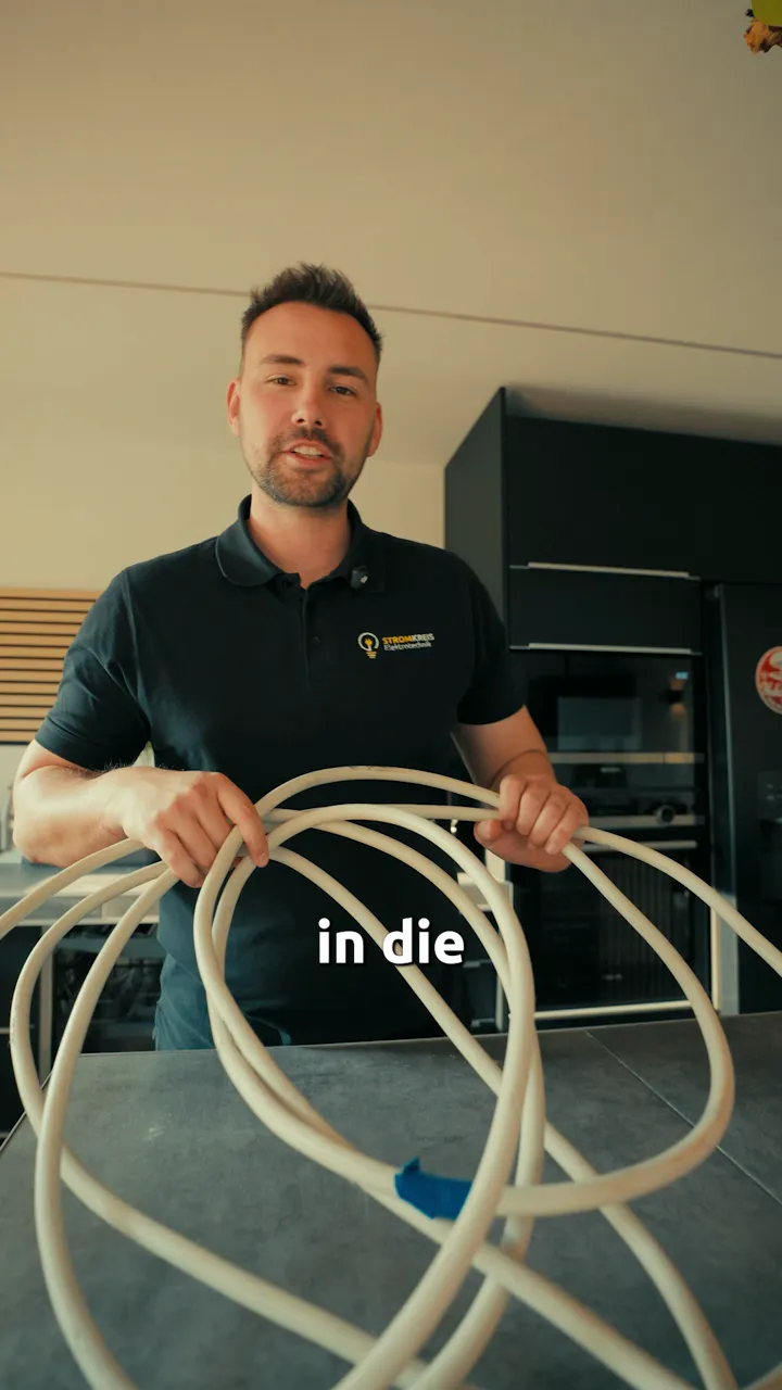 Standbild aus dem Clip „Leitungen verlegen" von Stromkreis Elektrotechnik